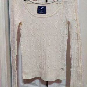 White warm sweater with wide shoulders